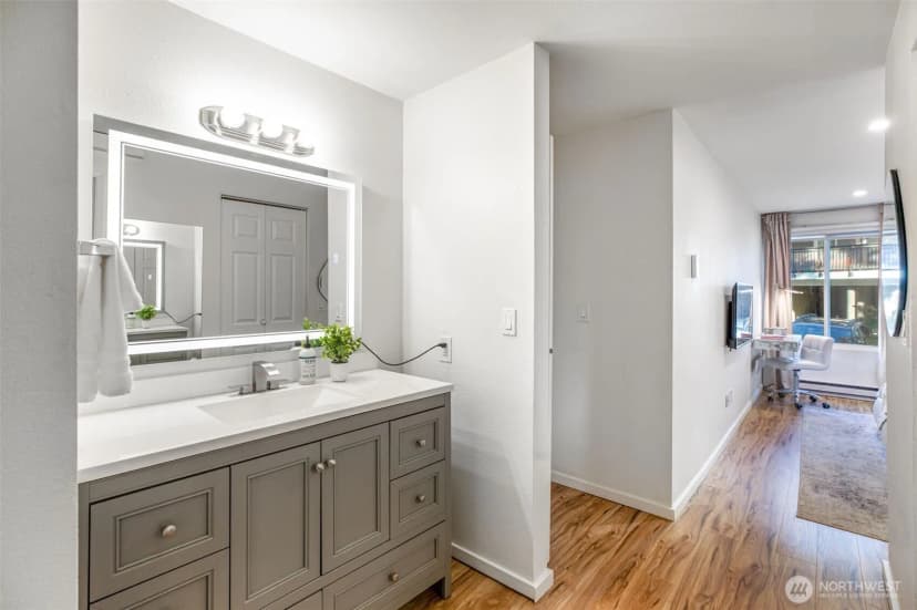Property photo for 3206 80th Avenue Se #3, Mercer Island photo 21