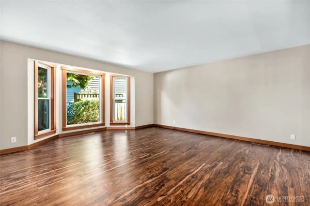 Property photo for 833 15th Court, Mukilteo photo 4