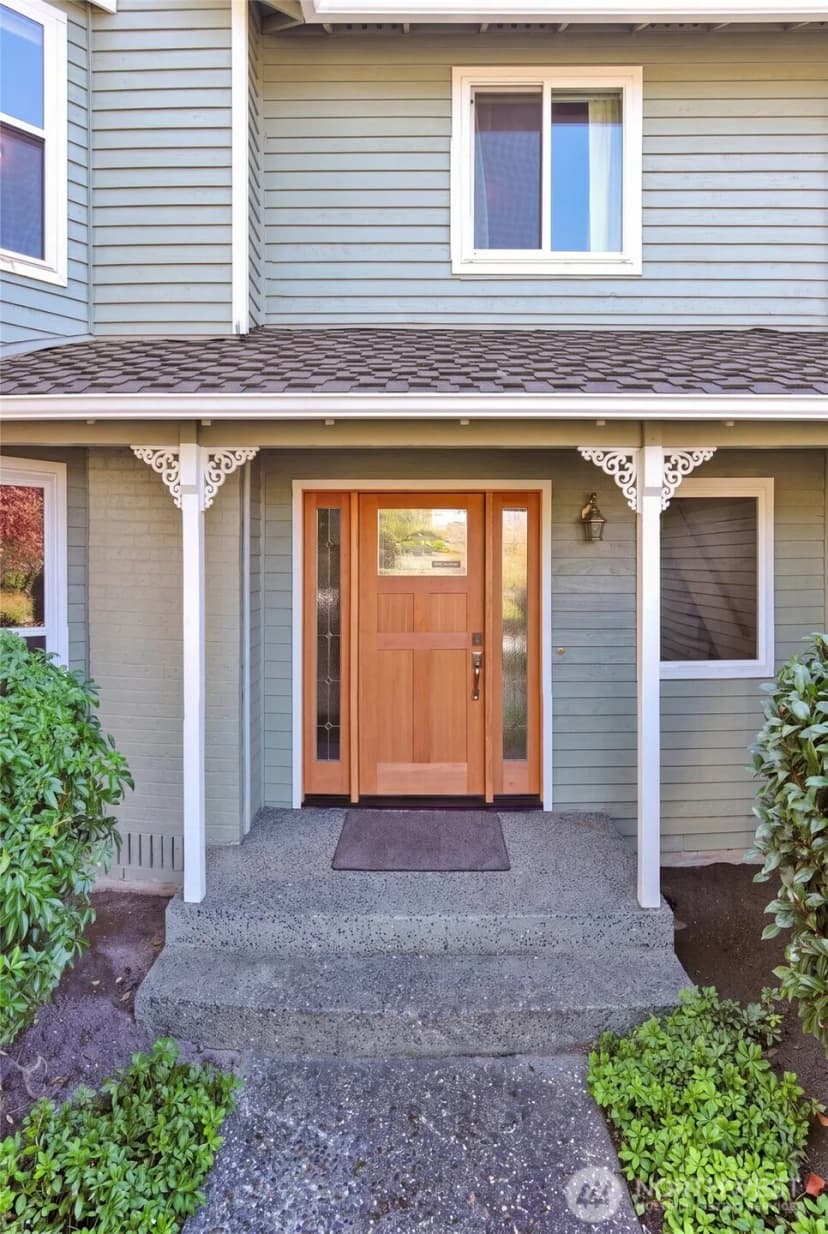 Property photo for 833 15th Court, Mukilteo photo 2