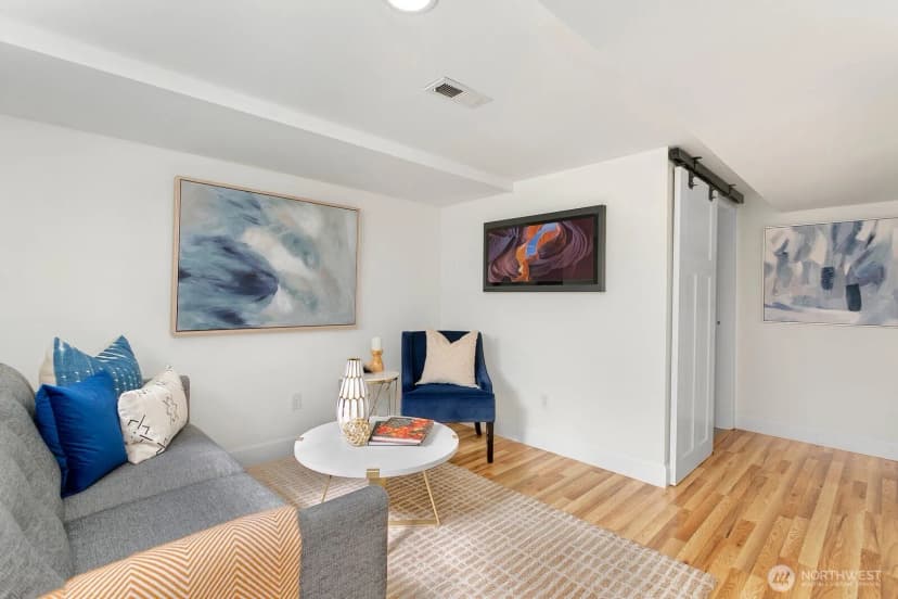 Property photo for 4329 5th Avenue Ne, Seattle photo 18