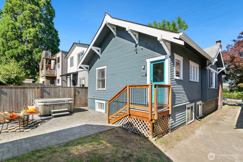 Property photo for 4329 5th Avenue Ne, Seattle photo 25