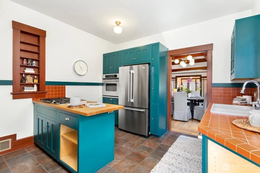 Property photo for 4329 5th Avenue Ne, Seattle photo 10