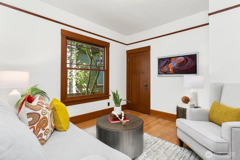 Property photo for 4329 5th Avenue Ne, Seattle photo 17