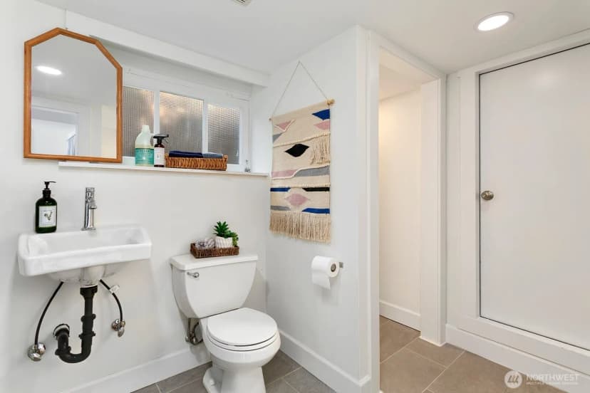 Property photo for 4329 5th Avenue Ne, Seattle photo 23