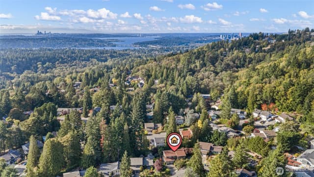 Property photo for 5807 142nd Place Se, Bellevue photo 4