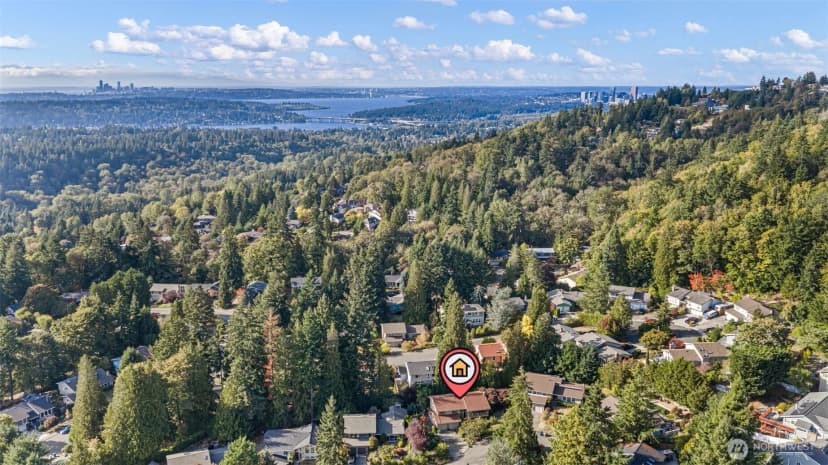 Property photo for 5807 142nd Place Se, Bellevue photo 4