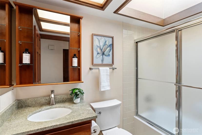 Property photo for 5807 142nd Place Se, Bellevue photo 16