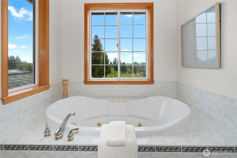 Property photo for 5404 Ne 197th Street, Lake Forest Park photo 25