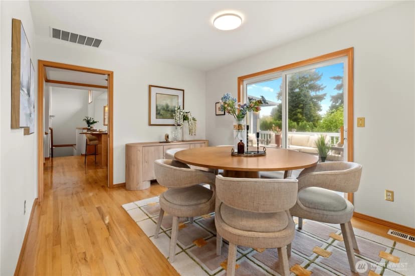 Property photo for 5404 Ne 197th Street, Lake Forest Park photo 9