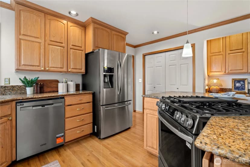 Property photo for 5404 Ne 197th Street, Lake Forest Park photo 11
