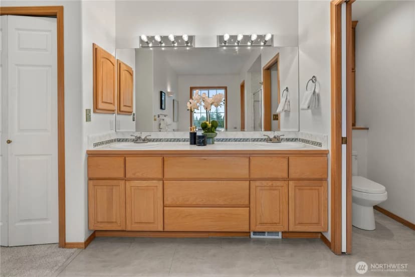 Property photo for 5404 Ne 197th Street, Lake Forest Park photo 24