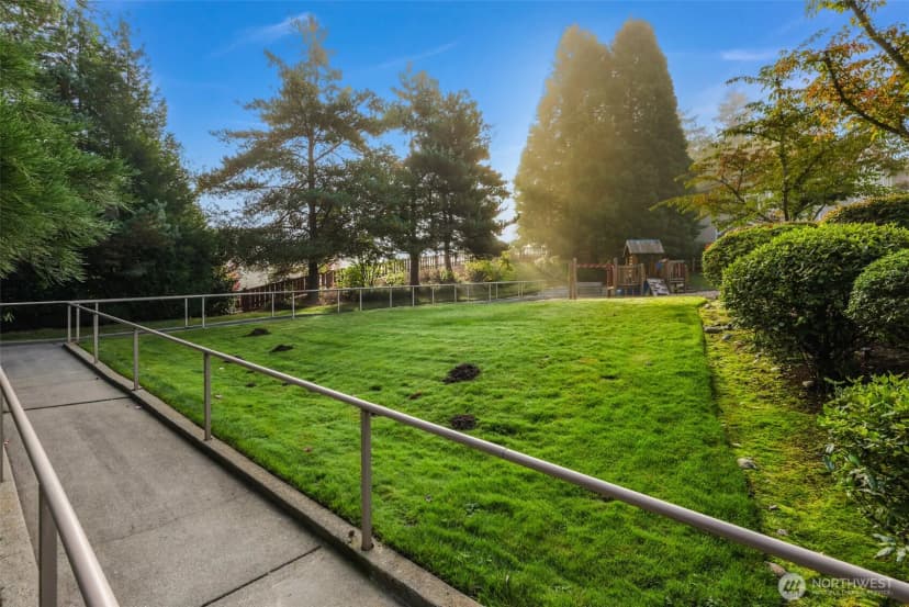 Property photo for 14007 69th Drive Se #p4, Snohomish photo 30