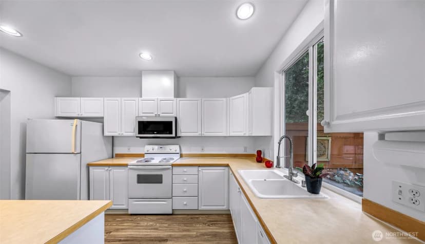 Property photo for 14007 69th Drive Se #p4, Snohomish photo 9