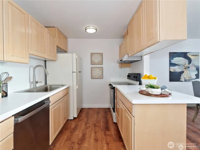 Property photo for 2104 Alki Avenue Sw #205, Seattle photo 5