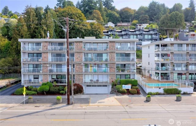 Property photo for 2104 Alki Avenue Sw #205, Seattle photo 2