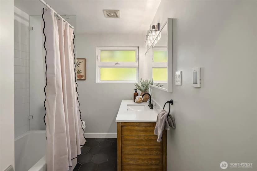 Property photo for 506 N 141st Street, Seattle photo 22