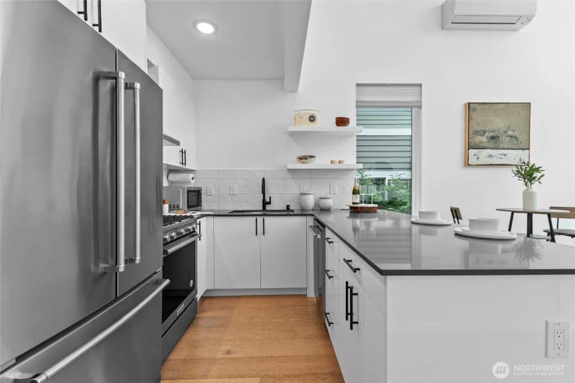 Property photo for 2612 E Yesler Way, Seattle photo 11