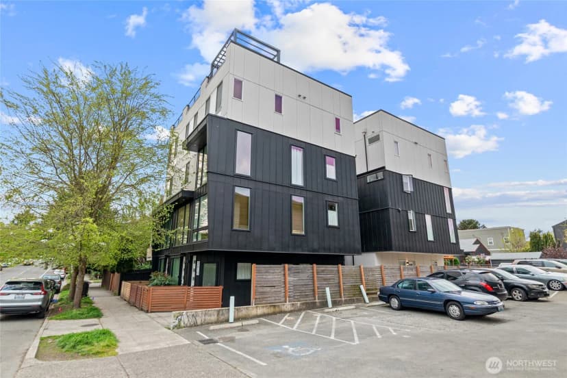 Property photo for 2612 E Yesler Way, Seattle photo 28