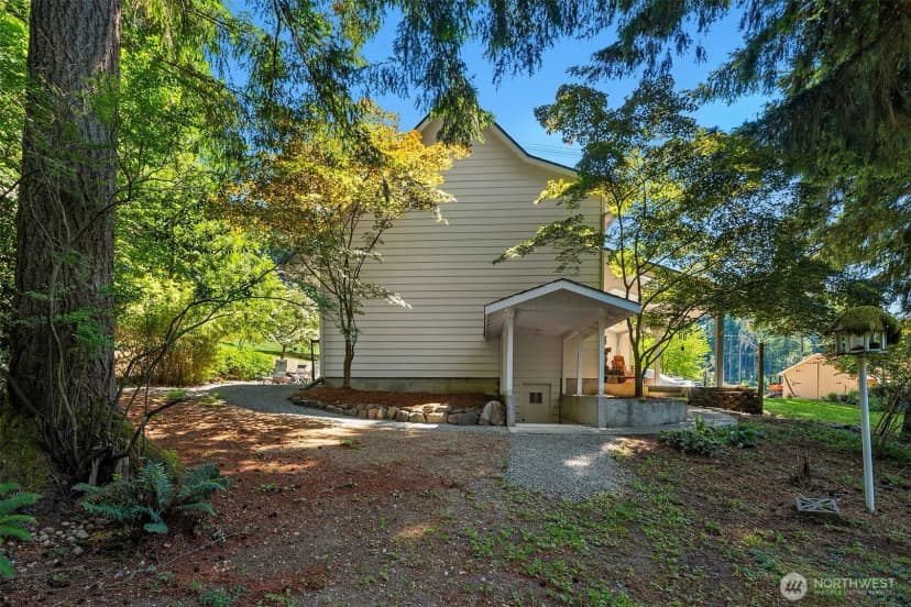 Property photo for 16530 237th Avenue Se, Issaquah photo 33