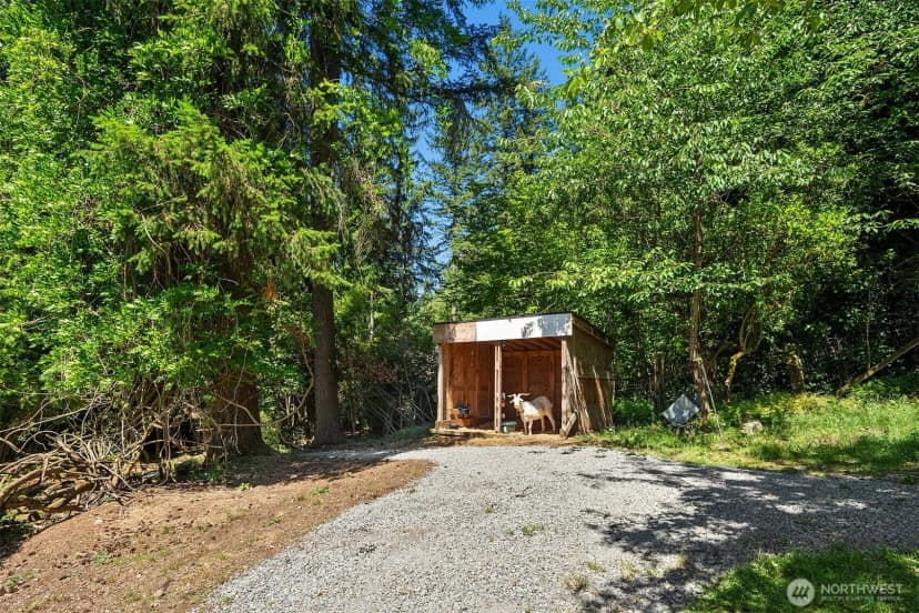 Property photo for 16530 237th Avenue Se, Issaquah photo 32