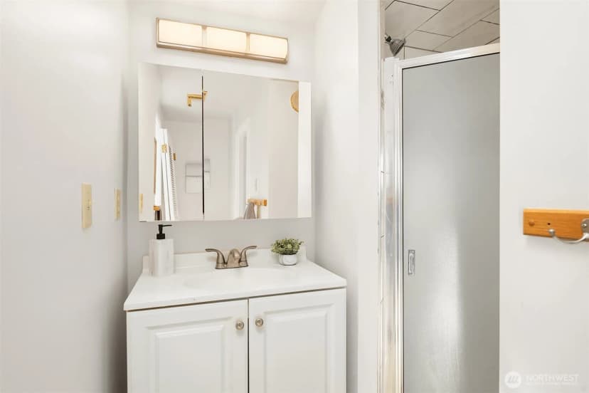 Property photo for 5208 36th Avenue Ne, Seattle photo 22