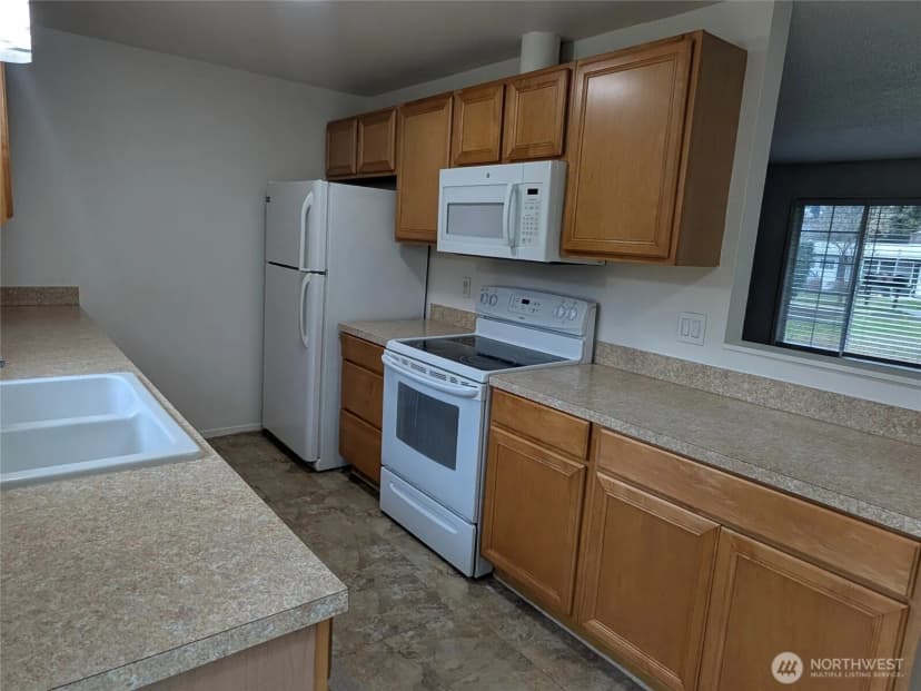 Property photo for 12221 Ne 75th Street, Kirkland photo 7