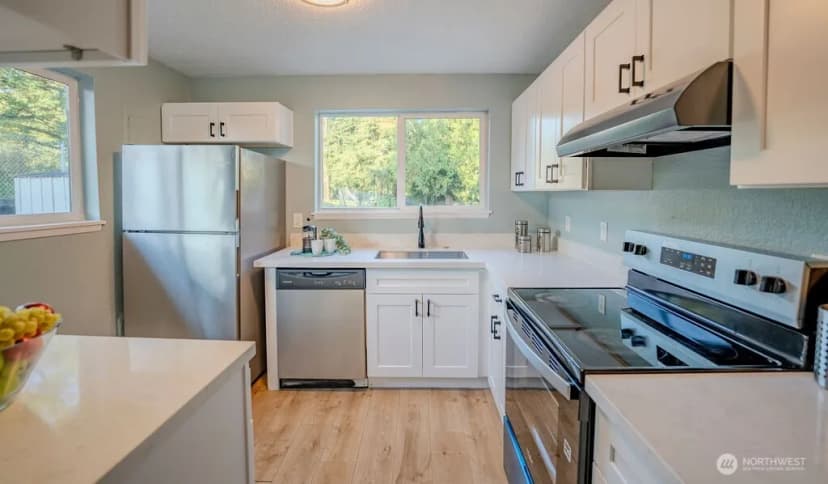 Property photo for 12419 Se Petrovitsky Road, Renton photo 3