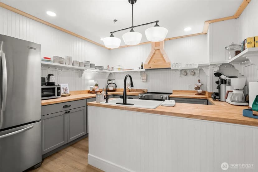 Property photo for 19220 State Route 706 E, Elbe photo 13