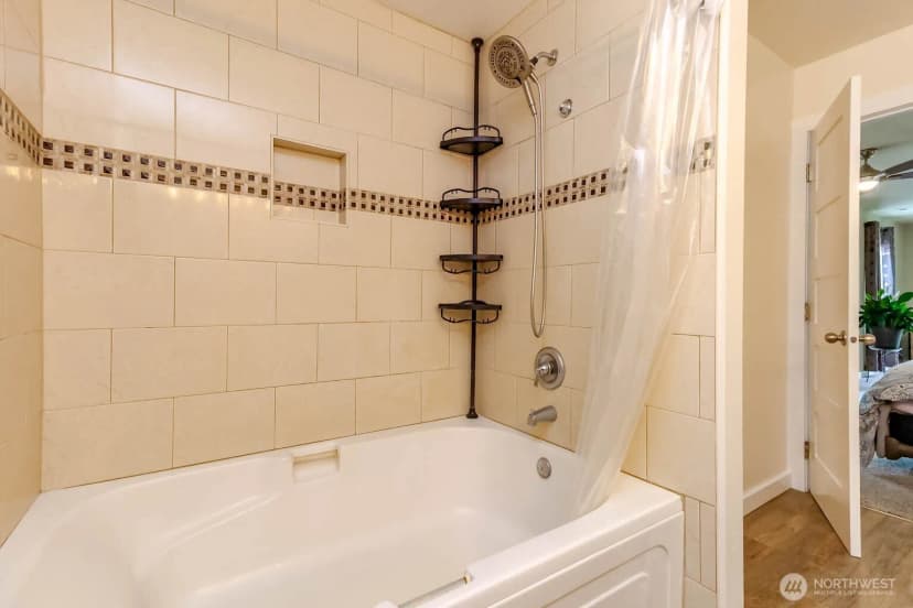 Property photo for 33114 40th Avenue S, Roy photo 17