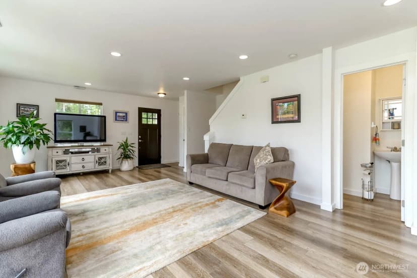 Property photo for 33114 40th Avenue S, Roy photo 7