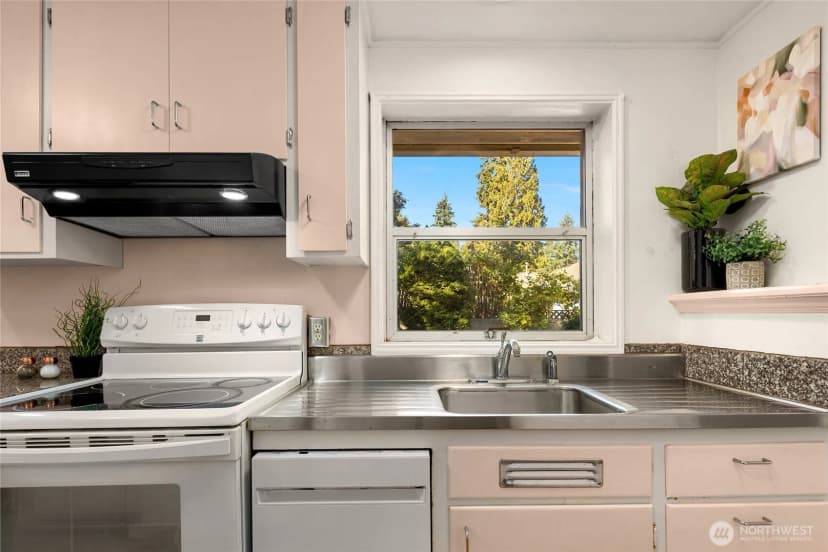 Property photo for 2108 Ne 165th Street, Shoreline photo 15