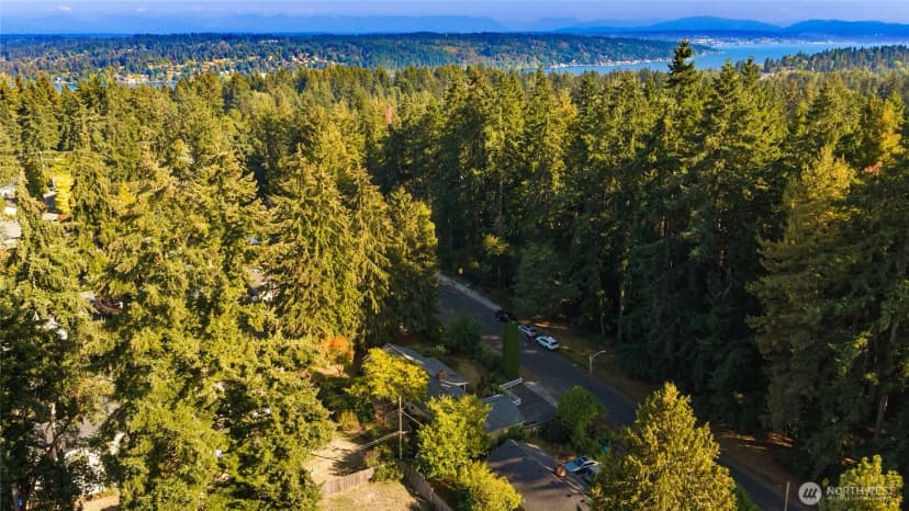Property photo for 2108 Ne 165th Street, Shoreline photo 34