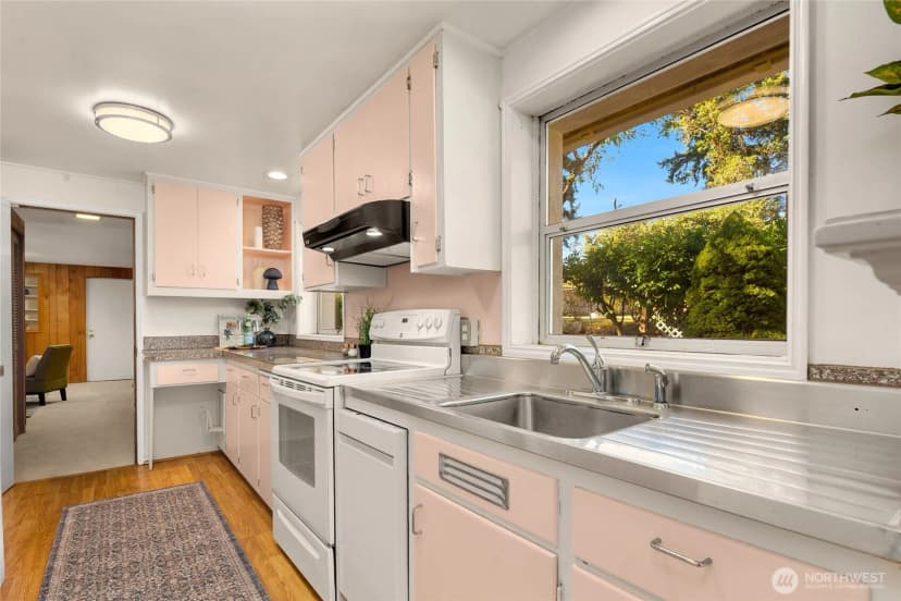 Property photo for 2108 Ne 165th Street, Shoreline photo 14