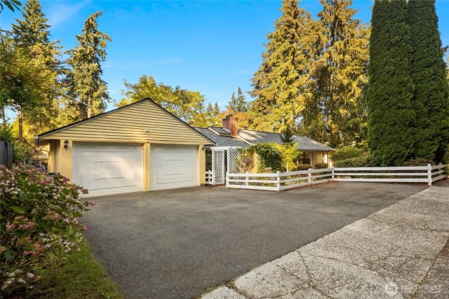 Property photo for 2108 Ne 165th Street, Shoreline