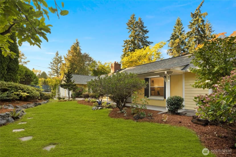 Property photo for 2108 Ne 165th Street, Shoreline photo 4