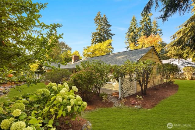 Property photo for 2108 Ne 165th Street, Shoreline photo 3