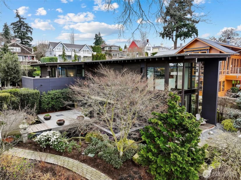 Property photo for 919 6th Street W, Kirkland photo 35