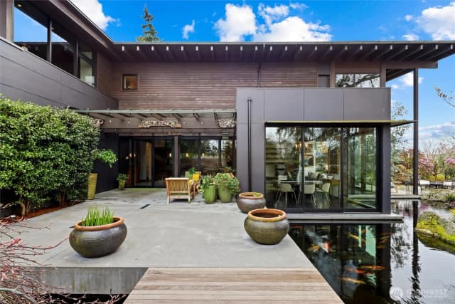 Property photo for 919 6th Street W, Kirkland