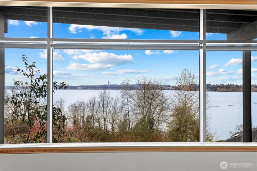Property photo for 919 6th Street W, Kirkland photo 17