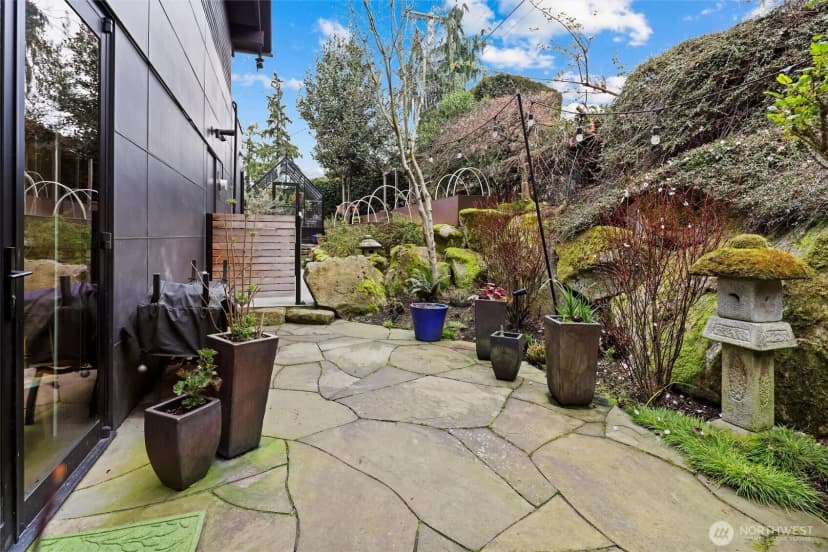 Property photo for 919 6th Street W, Kirkland photo 23