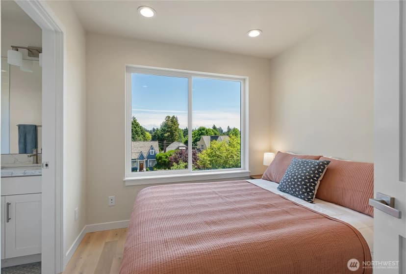Property photo for 8043 19th Avenue Ne, Seattle photo 9
