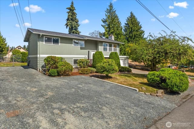 Property photo for 7819 225th Place Sw, Edmonds photo 2