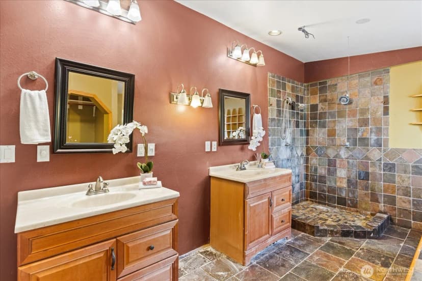 Property photo for 7819 225th Place Sw, Edmonds photo 10