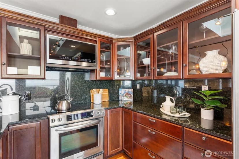 Property photo for 11912 Marine View Drive, Edmonds photo 22