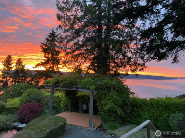 Property photo for 11912 Marine View Drive, Edmonds photo 3