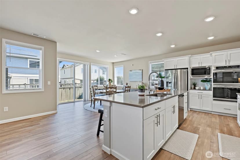Property photo for 32800 Ash Avenue Se, Black Diamond photo 5