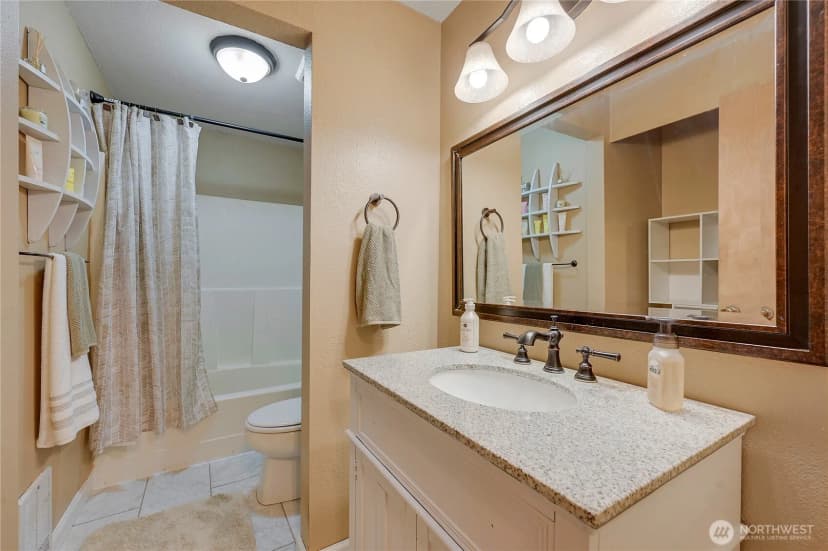 Property photo for 6910 E Cascade Drive, Port Orchard photo 31