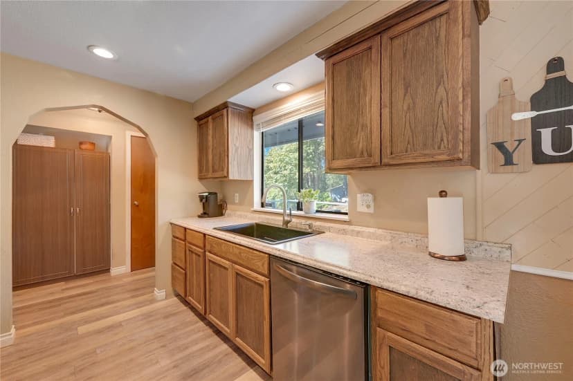 Property photo for 6910 E Cascade Drive, Port Orchard photo 8