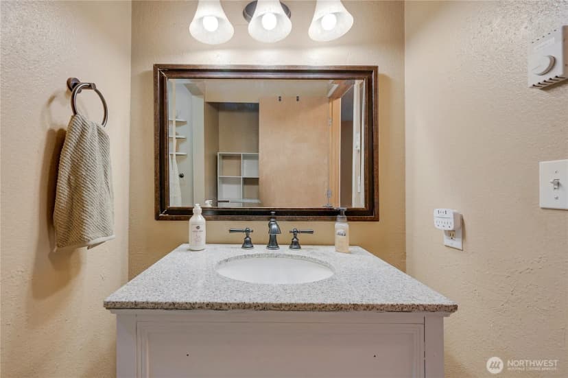 Property photo for 6910 E Cascade Drive, Port Orchard photo 33
