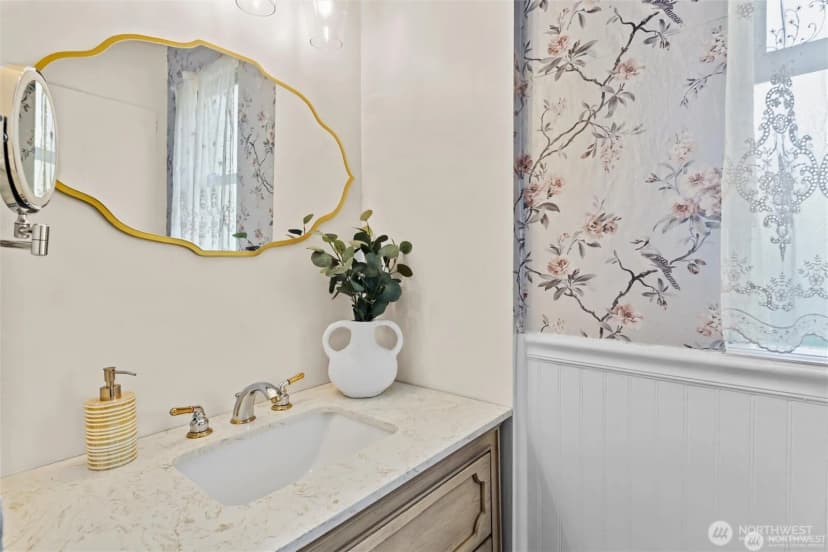 Property photo for 11237 84th Avenue S, Seattle photo 18